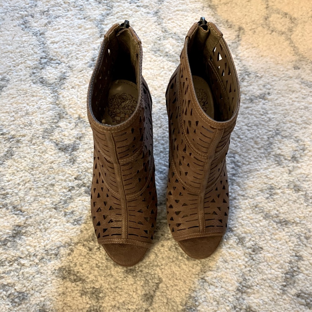 Vince Camuto Tan Heels